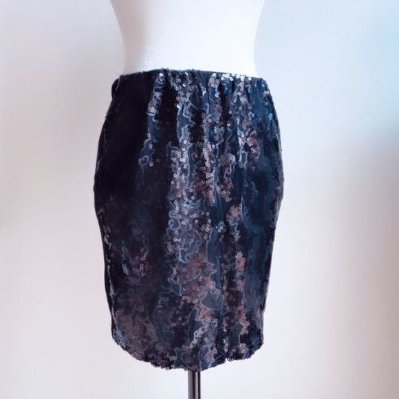 🍸 Black Sequins Mini Skirt 🍸 - Picture 5 of 8